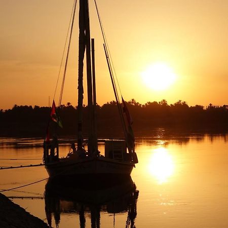 Jj Jamaica Felucca Otel Asvan Dış mekan fotoğraf
